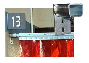 strip-curtain-booths-mounting-wall-new