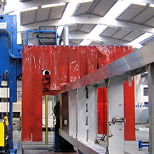 robot-welding-strip-curtains