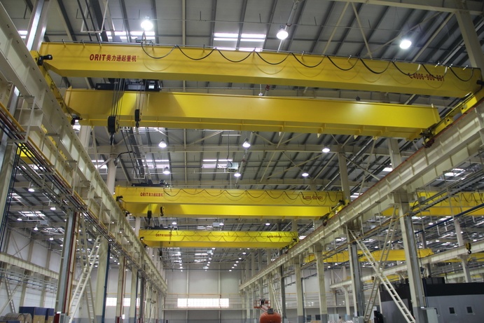 how to separate manufacturing floor space with overhead crane 2