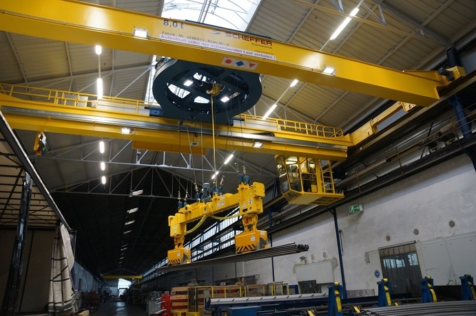 how to separate manufacturing floor space with overhead crane