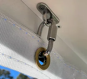 tarp hanger for outdoor use