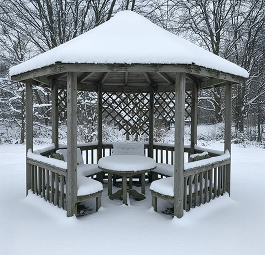 gazebo-during-winter