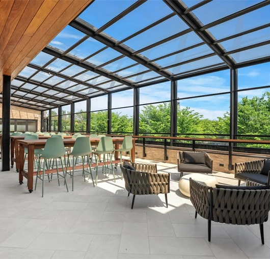 glass-enclosure-restaurant-patio-weatherproof glass-enclosure-restaurant-patio-weatherproof